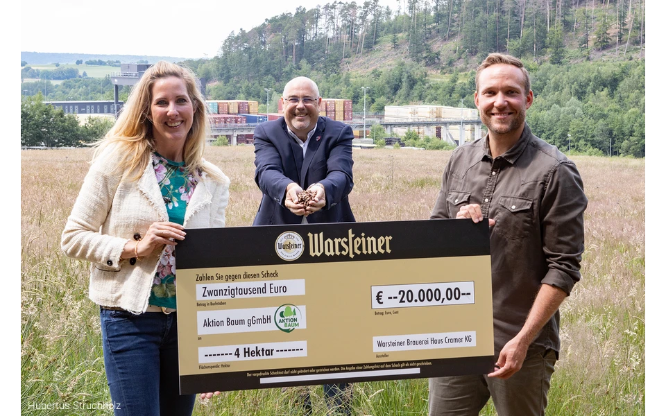 Scheckübergabe Aktion Baum