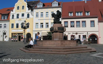 Marktplatz Wurzen mit Ringelnatzbrunnen